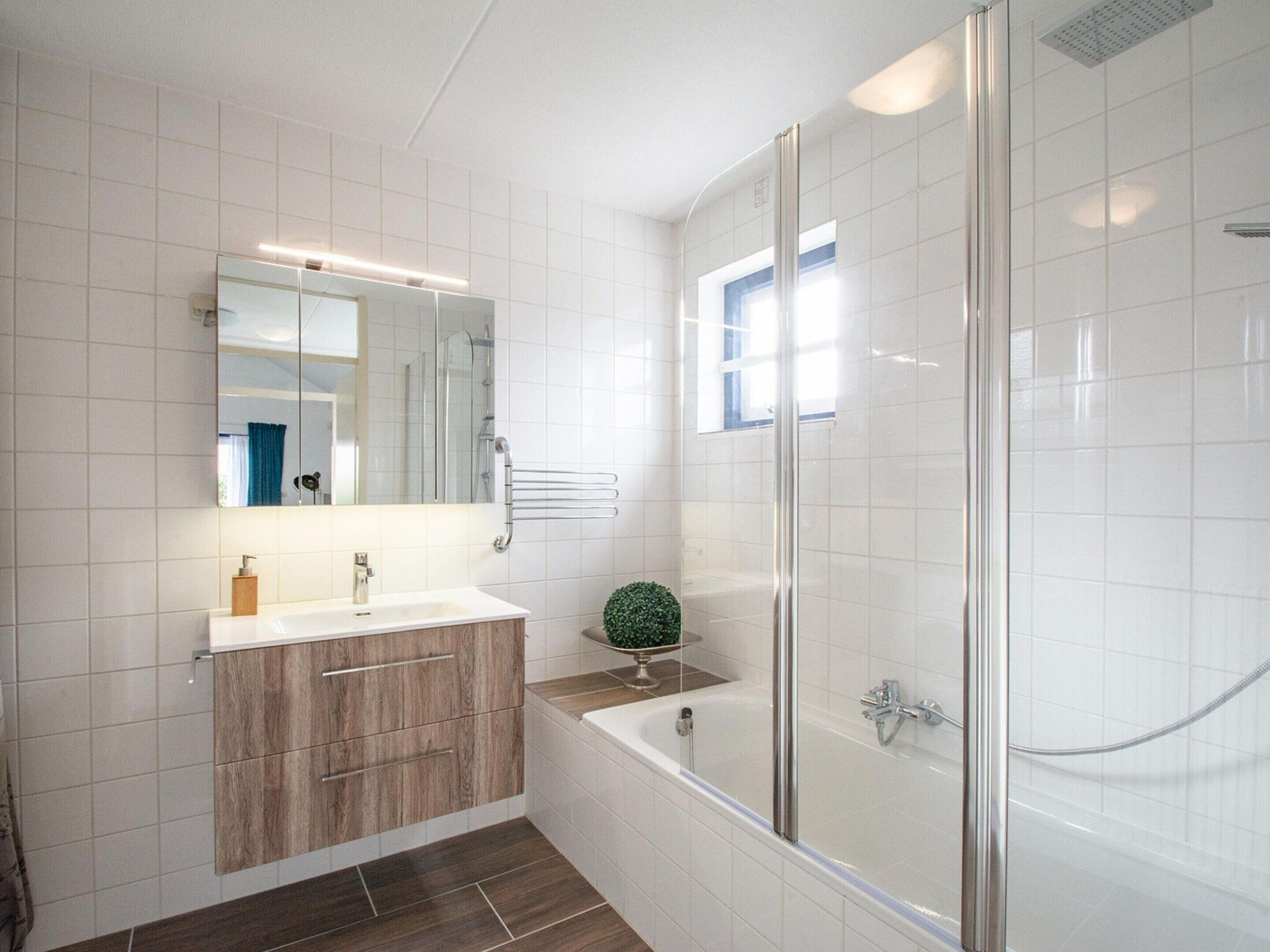 Deluxe Villa, 3 Bedrooms | Bathroom | Bathtub
