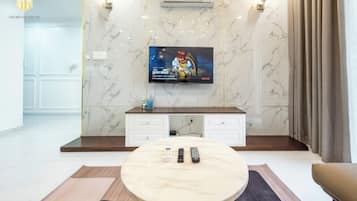 Superior Apartment, 2 Bedrooms, Kitchen, City View | Private kitchen | Fridge, microwave, stovetop, cookware/dishes/utensils