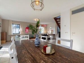 Luxury Villa, 2 Bedrooms | Dining
