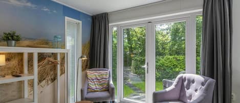 Classic Mobile Home, 1 Bedroom | Living room