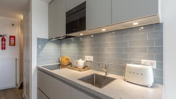 Apartment | Private kitchen | Fridge, microwave, dishwasher, coffee/tea maker