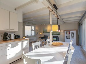 Premium Bungalow, 3 Bedrooms | Private kitchen | Fridge, microwave, dishwasher, coffee/tea maker - Detached Bungalow Edge of the Duinland Park (Sint Maartensvlotbrug)