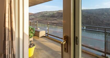Holiday Apartment Opposite the Beach