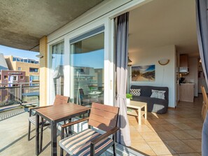 Elite Apartment, 1 Bedroom | Balcony - Holiday Apartment Opposite the Beach (Callantsoog)