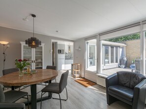 Classic Bungalow, 2 Bedrooms | Living room