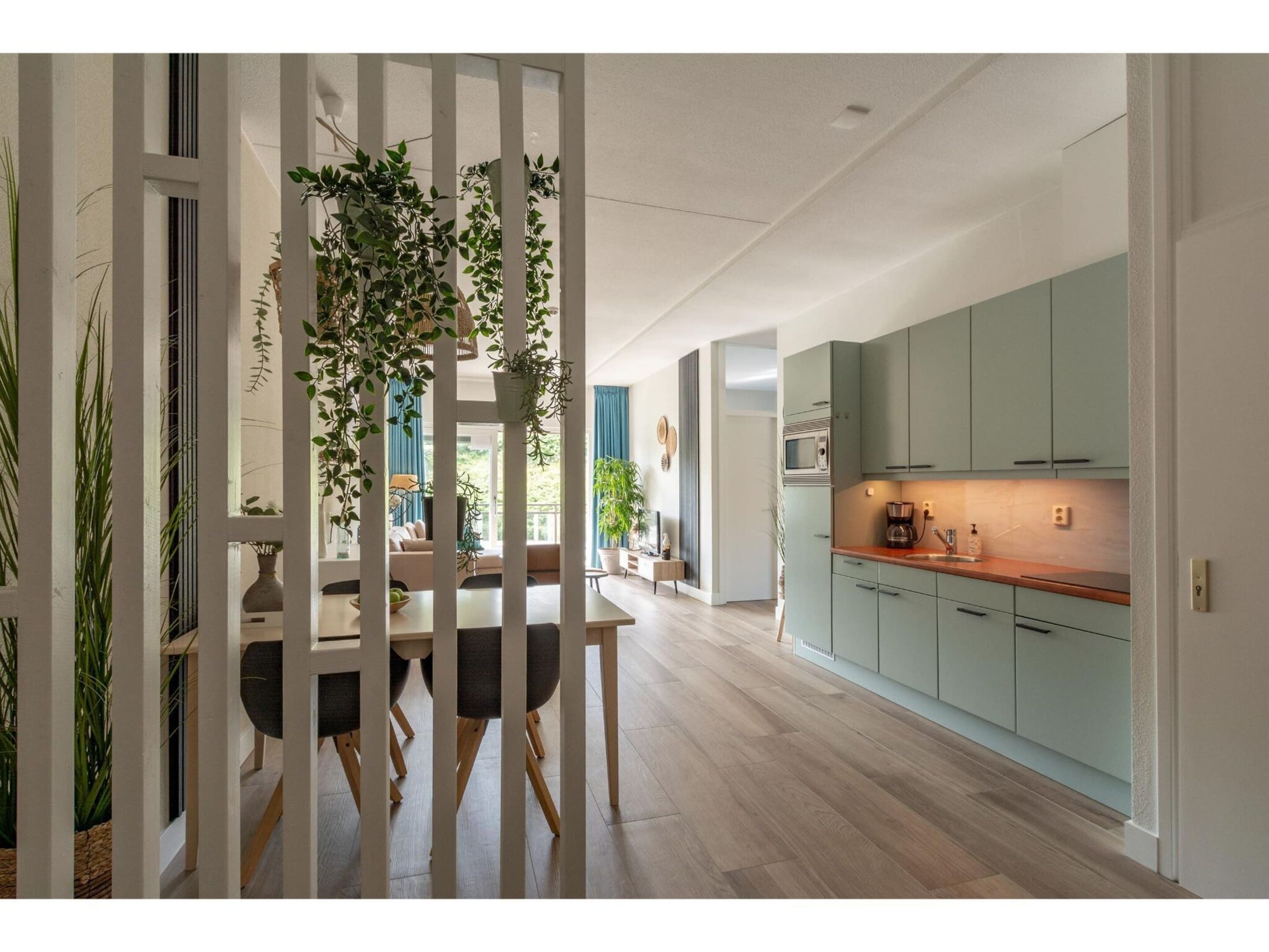 Căn hộ phong cách cổ điển, 2 phòng ngủ | Bếp riêng | Tủ lạnh, lò vi sóng, bếp nấu, máy rửa bát 