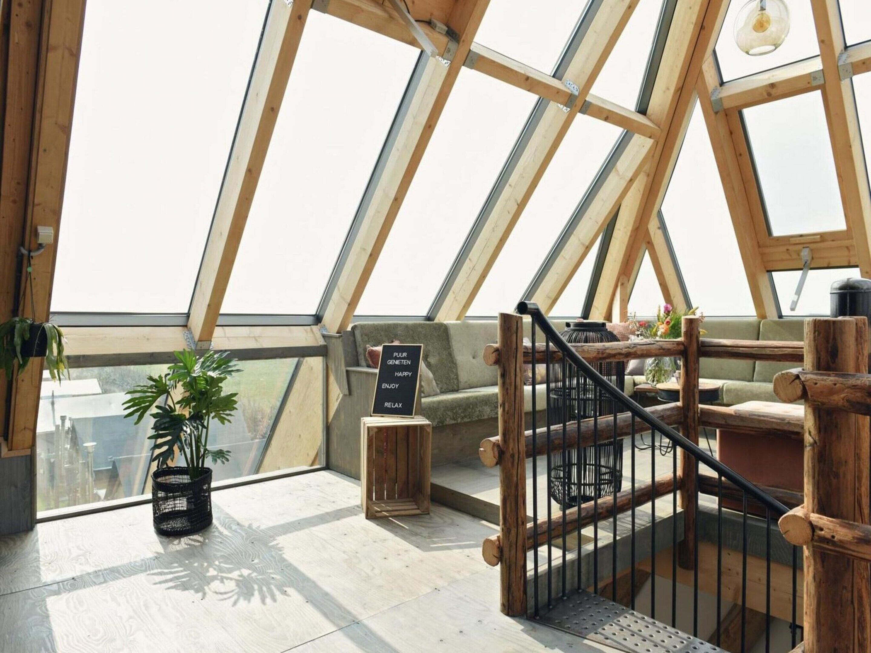 Classic Villa, Multiple Bedrooms | Living room