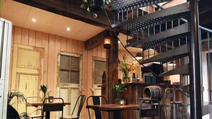 Vila Klasik, beberapa kamar | Tempat makan