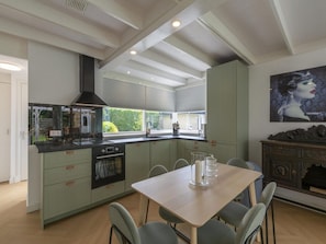 Comfort House, 3 Bedrooms | Private kitchen | Fridge, oven, dishwasher, coffee/tea maker