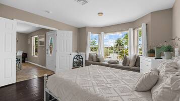 7 bedrooms, desk, iron/ironing board, WiFi