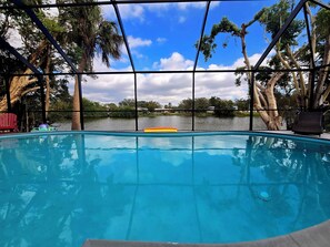 Piscine extérieure, piscine chauffée