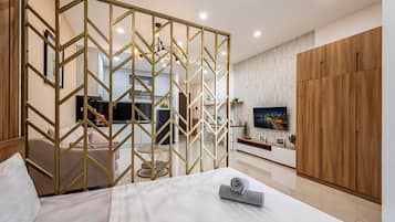 Superior Apartment, 1 Bedroom, City View | Desk, laptop workspace, blackout drapes, soundproofing