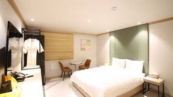 Deluxe-herbergi með tvíbreiðu rúmi - borgarsýn | Rúmföt úr egypskri bómull, rúmföt af bestu gerð