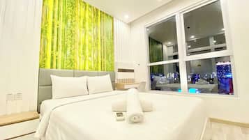 Leilighet – superior, 2 soverom, kjøkken, byutsikt | Skrivebord, skrivebord for bærbar PC, blendingsgardiner og lydisolert