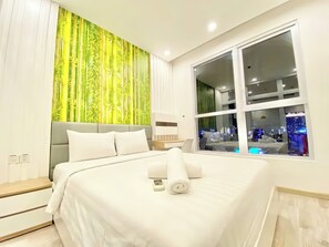 Superior Apartment, 2 Bedrooms, Kitchen, City View | Desk, laptop workspace, blackout drapes, soundproofing