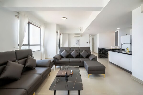 Superior Apartment, 3 Bedrooms, Kitchen, City View | Desk, laptop workspace, blackout curtains, soundproofing - GEM EMERALD - Celadon City Tan Phu (Ho Chi Minh City)