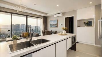 Superior Apartment, 2 Bedrooms, Kitchen, City View | Private kitchen | Fridge, microwave, stovetop, rice cooker