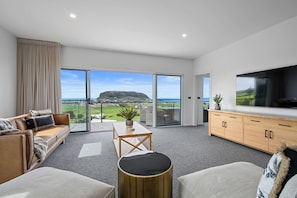 Villa de lujo, vistas al mar | 2 dormitorios y wifi gratis