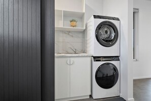 Villa de lujo, vistas al mar | 2 dormitorios y wifi gratis