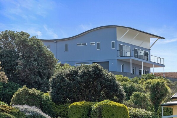 Luxury Villa, Sea View | 2 bedrooms, free WiFi - Rose's Villa (Stanley)