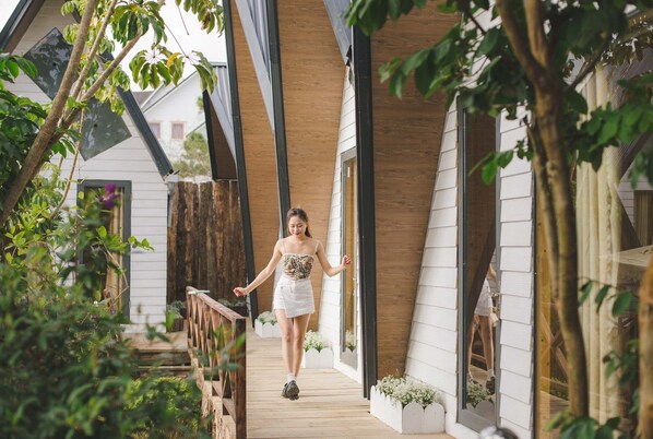 Superior Double Room, Valley View | Terrace/patio - Windy Hill Homestay (Da Lat)