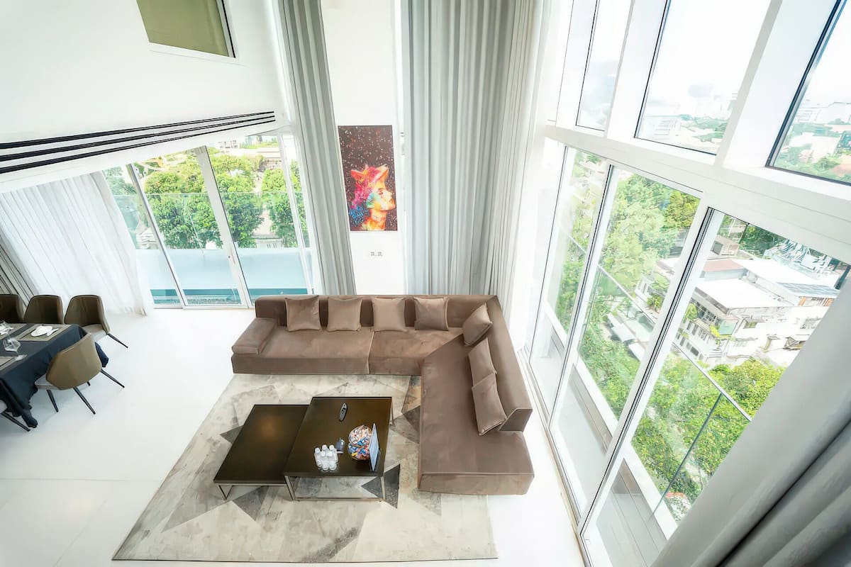 Penthouse Deluks, 4 kamar tidur, dapur, pemandangan kota | Area keluarga | Televisi 35-inci dengan saluran TV kabel