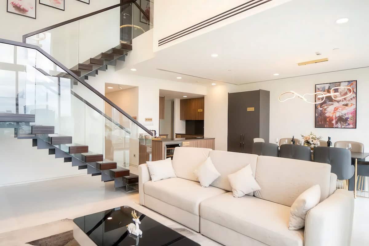 Penthouse Superior, 3 kamar tidur, dapur, pemandangan kota | Area keluarga | Televisi 35-inci dengan saluran TV kabel