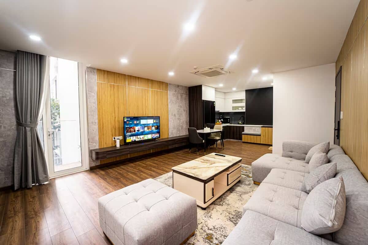 Superior Apartment, 1 Bedroom, Kitchen, City View | Ruang tamu | 35 inci televisyen dengan kabel