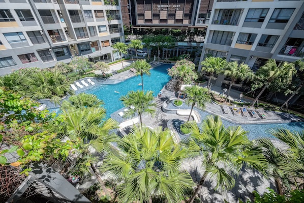 Outdoor pool - Masteri An Phu - High Class Retreat Apt District 2 (Ho Chi Minh City)