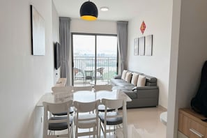 Superior Apartment, 3 Bedrooms, Kitchen, City View | Living area
