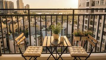 Superior Apartment, 3 Bedrooms, Kitchen, City View | Teres/patio