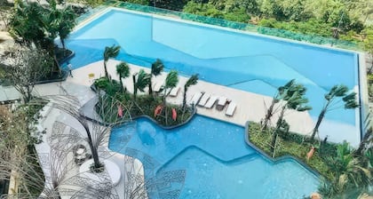 The Sun Avenue - Lalaland & Chill Sky Pool