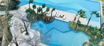 The Sun Avenue - Lalaland & Chill Sky Pool