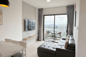 Superior Apartment, 3 Bedrooms, Kitchen, City View | Living area