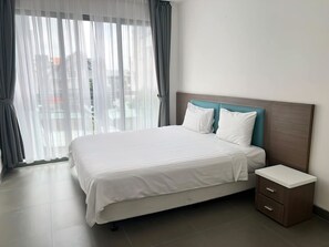 Appartement Supérieur, 3 chambres, cuisine, vue ville | 3 chambres, bureau, espace de travail pour ordinateur portable