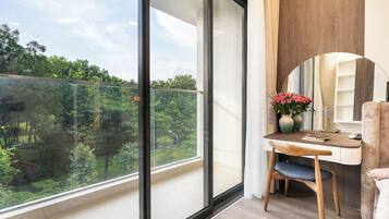 Superior Apartment, 3 Bedrooms, Kitchen, City View | Terrace/patio