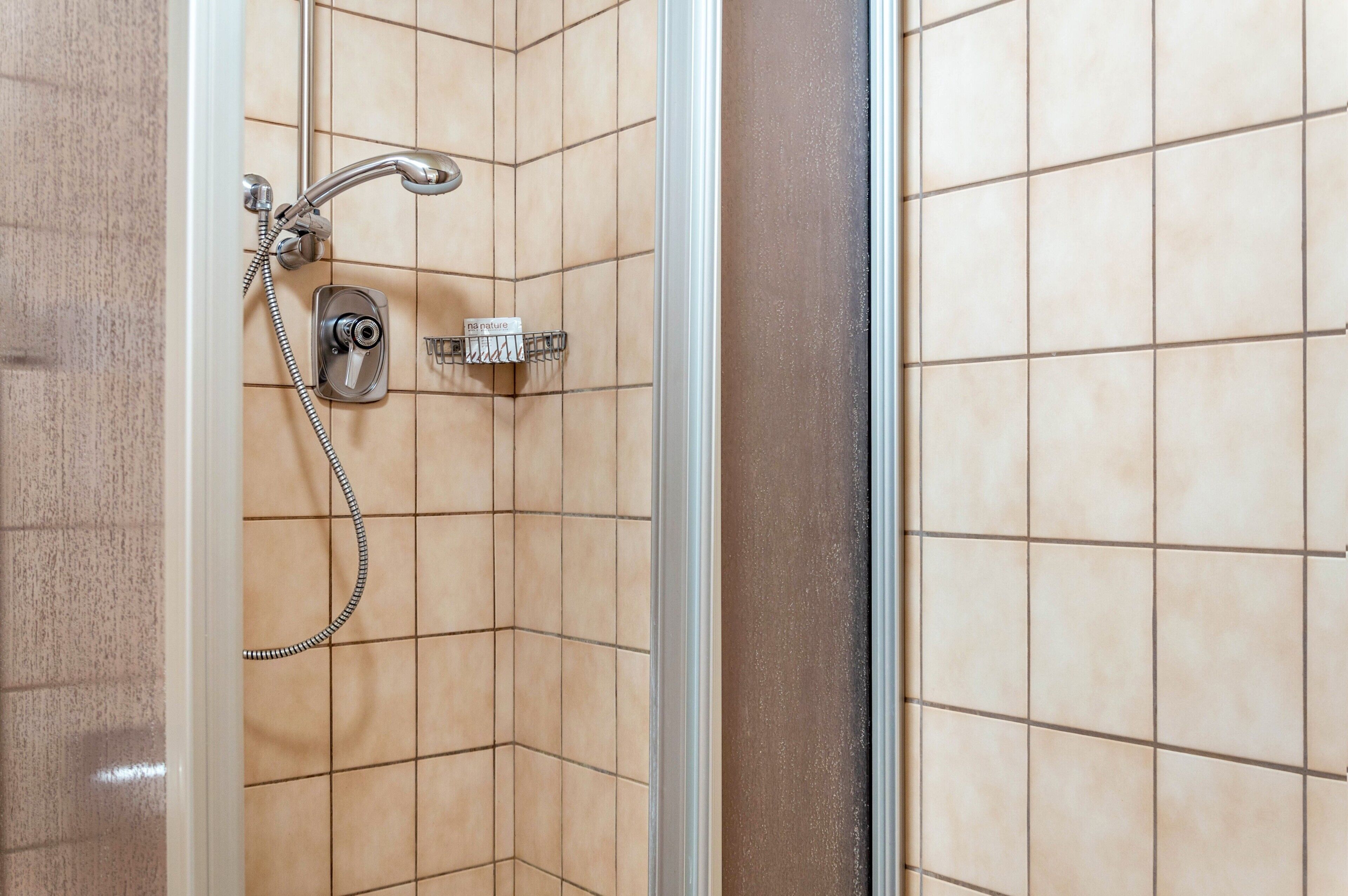 Shower, towels