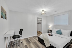 4 quartos, escrivaninha, Wi-Fi de cortesia, roupa de cama