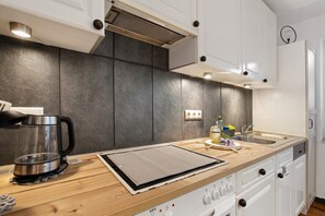 Kühlschrank, Ofen, Herdplatte, Geschirrspüler