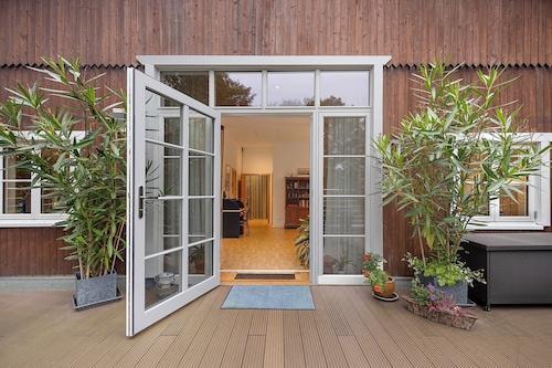 Ferienwohnung Varga Schafstedt" mit privater Terrasse, Gemeinschaftsgarten und Wi-Fi