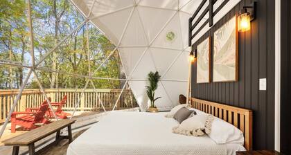 Luxe 2 Bed Dome w Hot Tub, Deck, Fire Pit & Bath