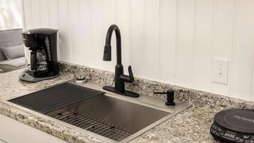 Coffee/tea maker, microwave, stovetop, toaster