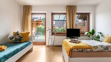 2 slaapkamers, een strijkplank/strijkijzer, gratis wifi, beddengoed