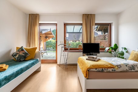 2 bedrooms, iron/ironing board, free WiFi, bed sheets. Apartment 'Davio' with Private Terrace, Private Garden and Wi-Fi