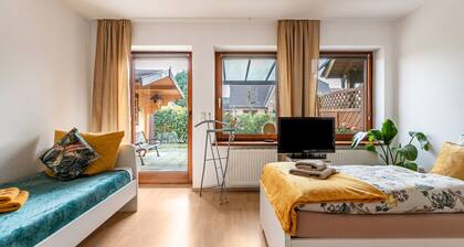 Ferienwohnung Davio" mit privater Terrasse, privatem Garten und Wi-Fi