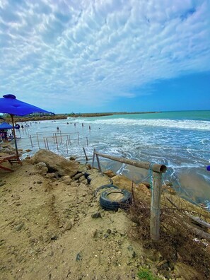 Beach - New Beach House, Comfortable and Affordable (Crucita)