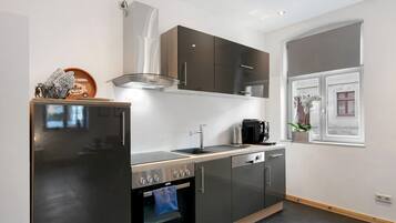 Kühlschrank, Ofen, Herdplatte, Geschirrspüler