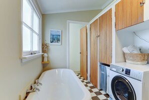 Interior - The Blue House (Whanganui)