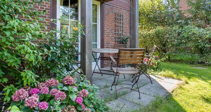 Apartment 'Atlanta 201' with Private Terrace, Private Garden and Wi-Fi