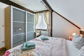 1 chambre, fer et planche à repasser, Wi-Fi gratuit, draps fournis